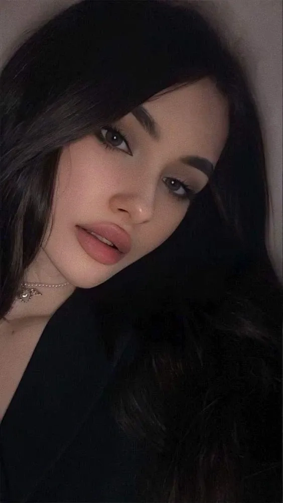 Ảnh diễn viên nữ Mỹ trong buổi phỏng vấn thể hiện thần thái tự tin